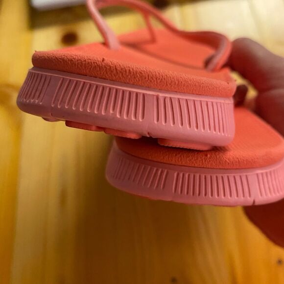 Hurley Flip Flops 6.5 - Picture 5 of 6